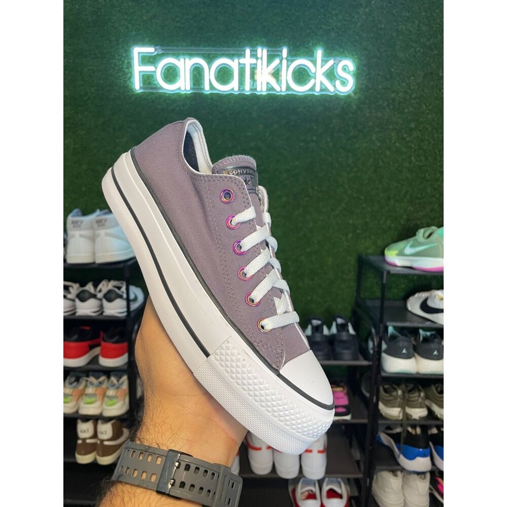 Converse CTAS Platform Low Womens Size 8 Shoes Purple White Classic A09104C